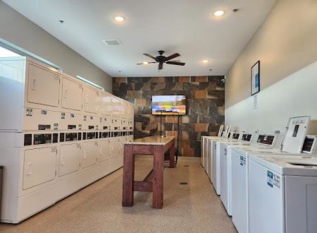 Lakeshore RV Resort