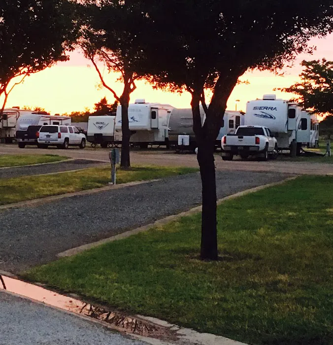 Terrell RV Park Picture 4