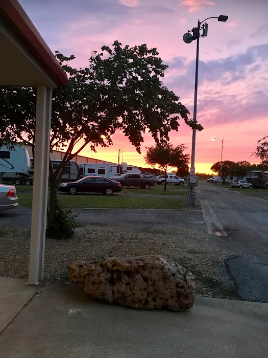 Terrell RV Park Picture 1