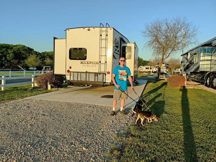 Bluebonnet Ridge RV Park Picture 1