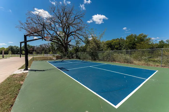 TR3 RV Resort - Terrell Tx RV Park Picture 4