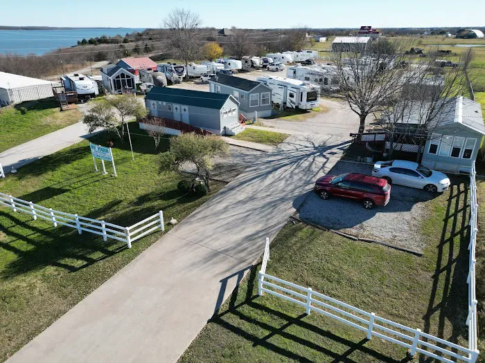 Lone Oak RV Park and Storage Picture 3