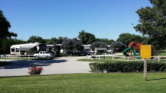 Destiny Dallas RV Resort Picture 5
