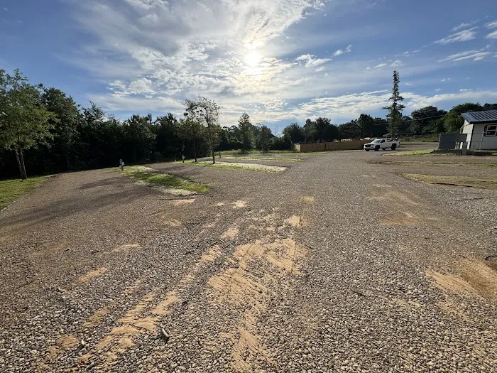 Tyler Camping RV Park Picture 4