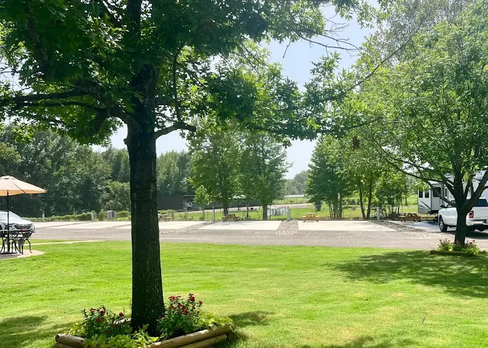 Field Of Dreams RV Resort & Storage Picture 8