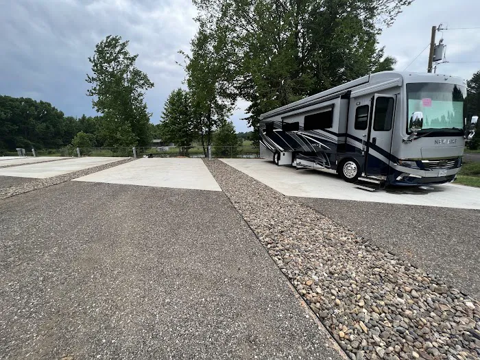 Field Of Dreams RV Resort & Storage Picture 4