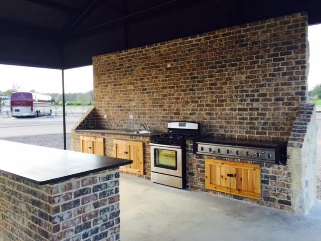 Tyler Oaks RV Resort Picture 1