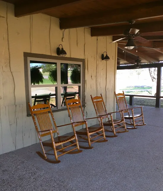 Tyler Oaks RV Resort Picture 10