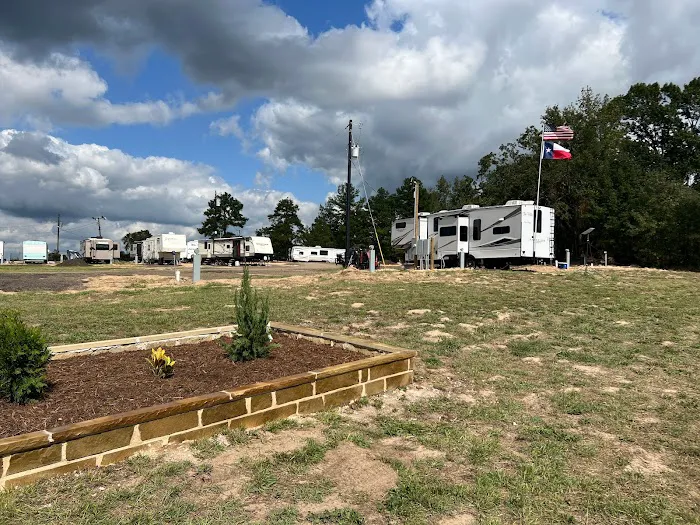 Logan's Way RV Park Picture 3