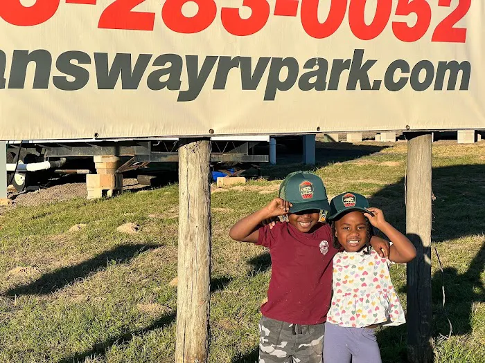 Logan's Way RV Park Picture 7
