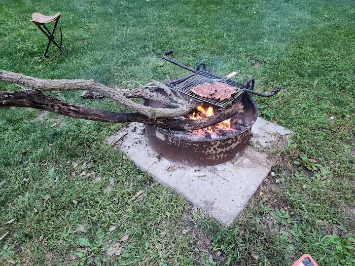 Walnut Woods State Park Campground Picture 6