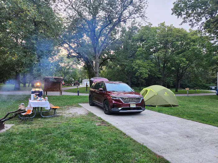 Walnut Woods State Park Campground Picture 4