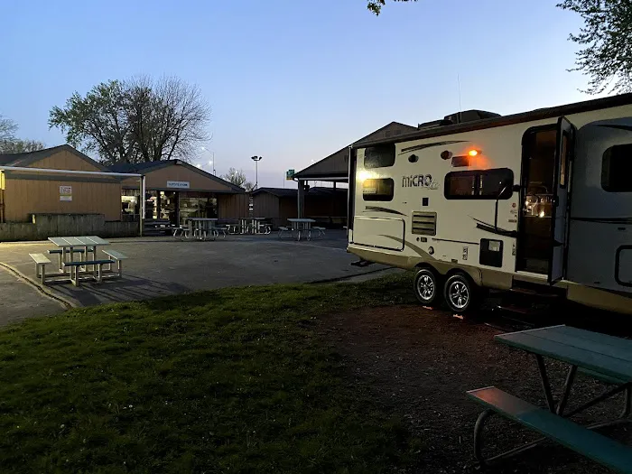 Cutty's Des Moines Camping Club Picture 3