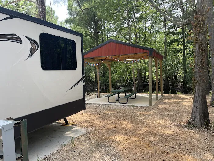 Southern Escapes RV Park Picture 5
