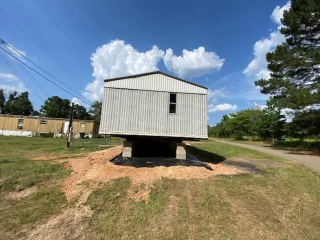 Whispering Pines Mobile Home Park Picture 5