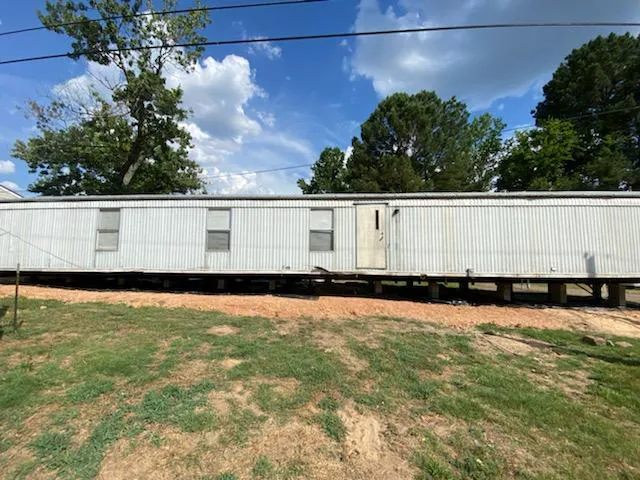 Whispering Pines Mobile Home Park Picture 2