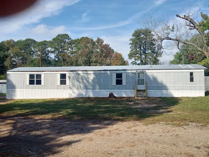 Whispering Pines Mobile Home Park Picture 3
