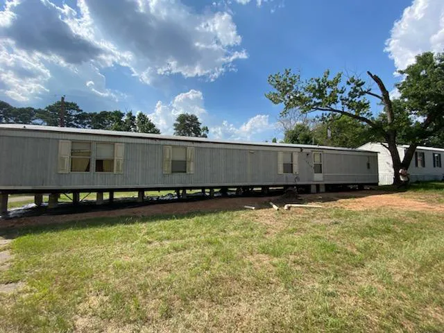 Whispering Pines Mobile Home Park Picture 8