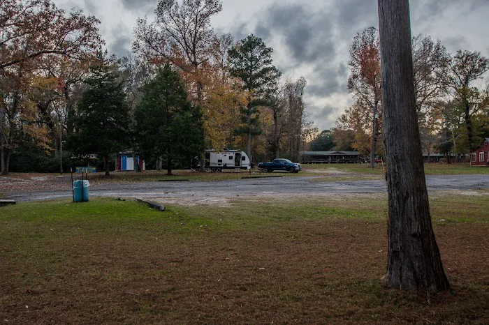 Tuckers Hunting and Fishing Camp Picture 2