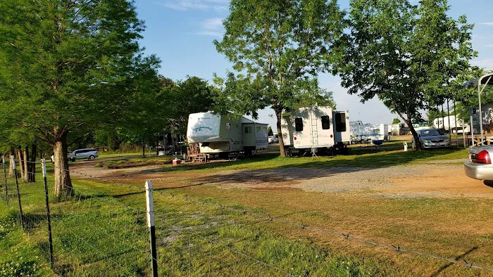 Marshall RV Park Picture 1