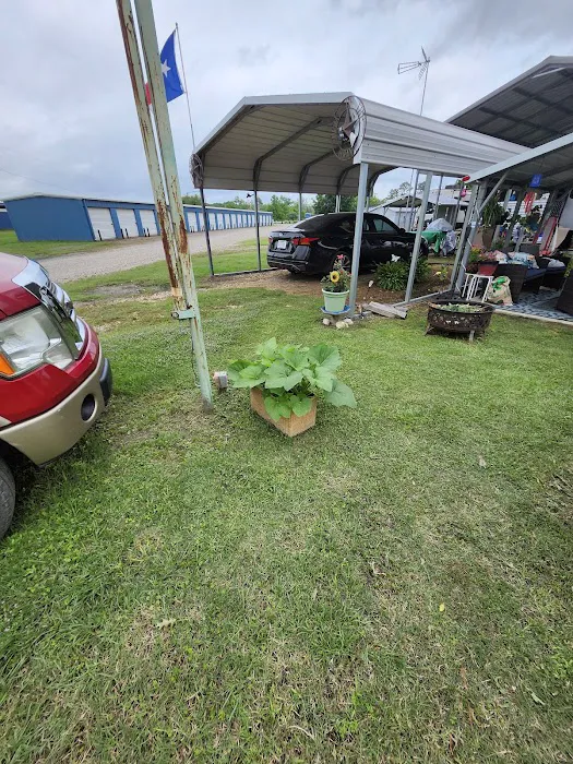 Riverside RV Park Picture 10