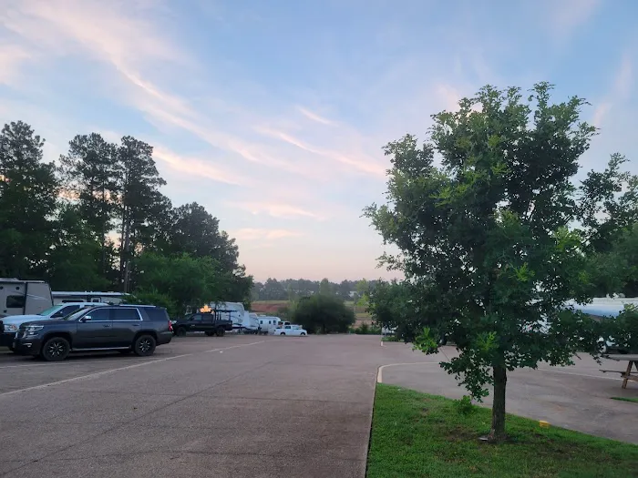 Shallow Creek RV Park Picture 8