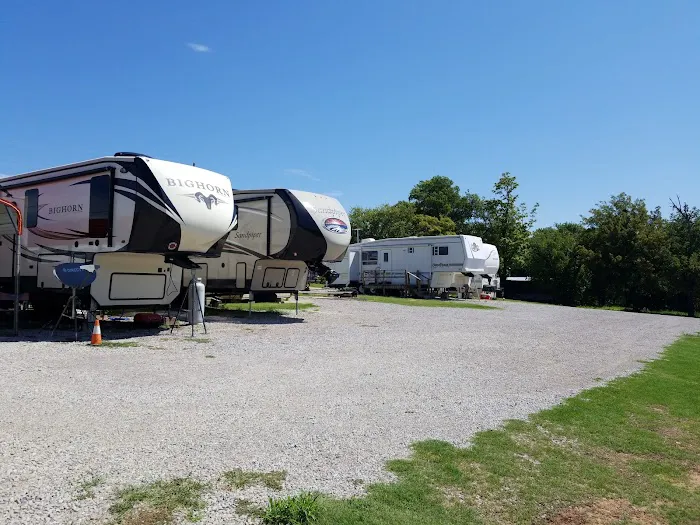 Windy Bill's RV Park Picture 2