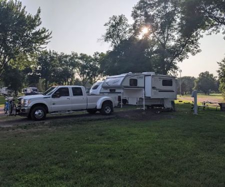 Madelia Campground at Watona Park