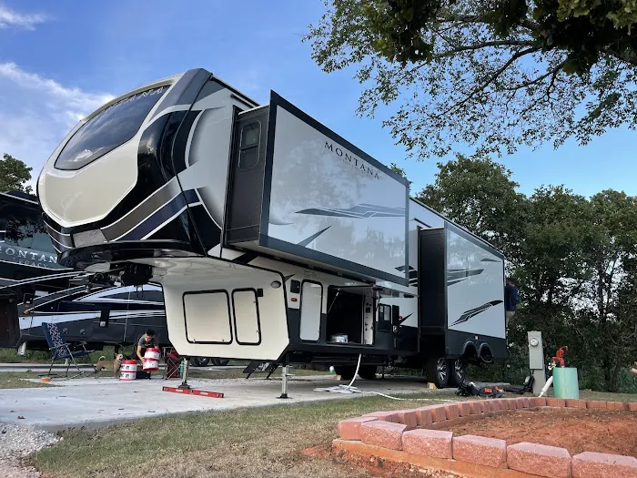 Redbud RV Park Picture 4