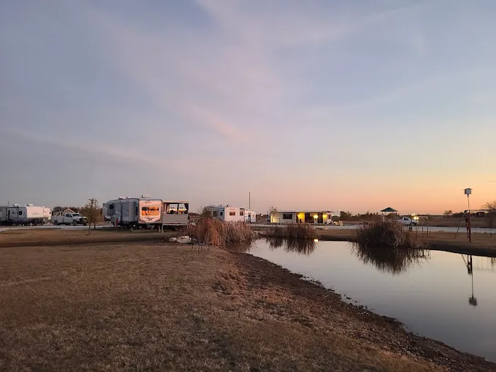 Lone Star Refuge RV Park Picture 7