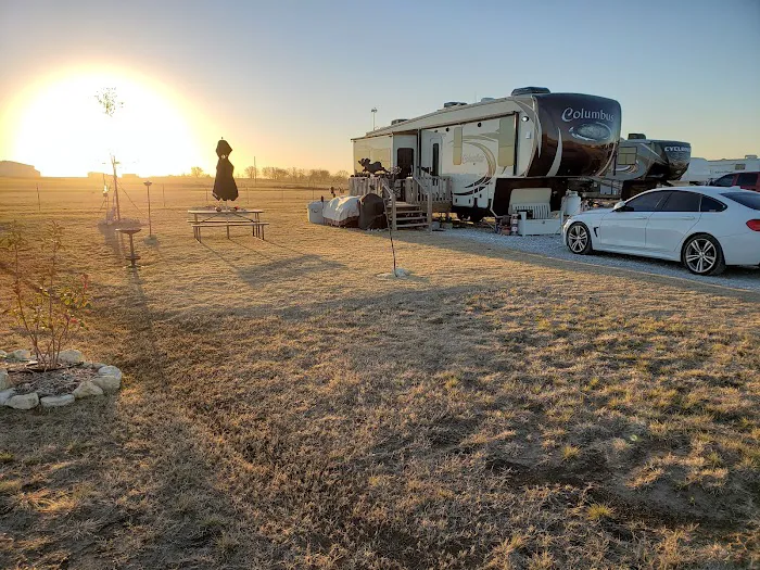 Lone Star Refuge RV Park Picture 9