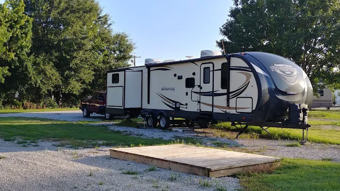 Maxey Care RV Park Picture 7