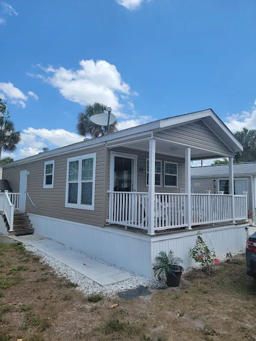 Palm Lake RV Resort Picture 4