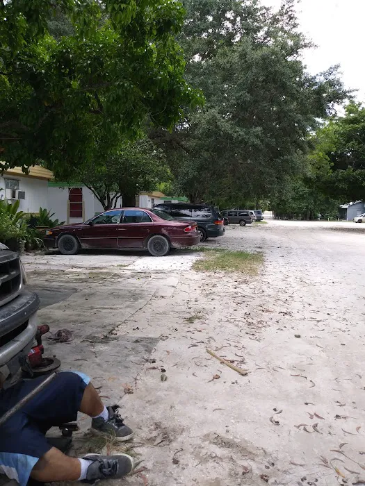 Saldivar Mobile Home Park Picture 3