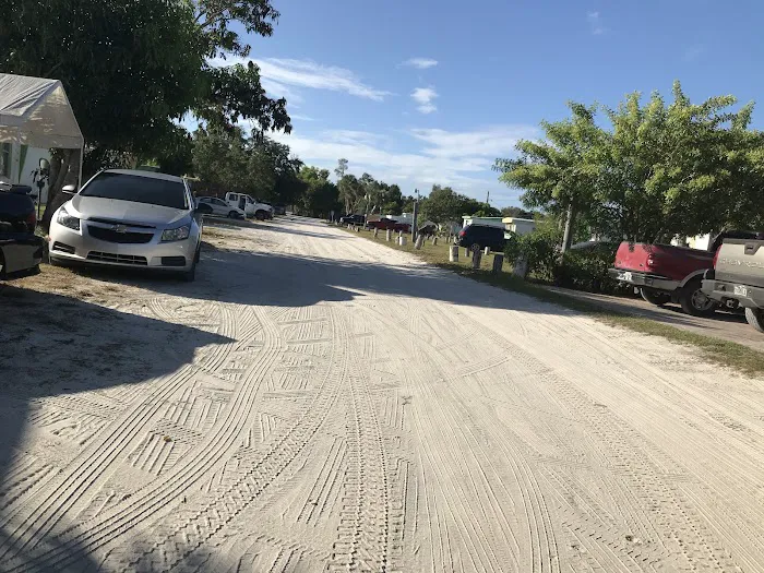 Saldivar Mobile Home Park Picture 7