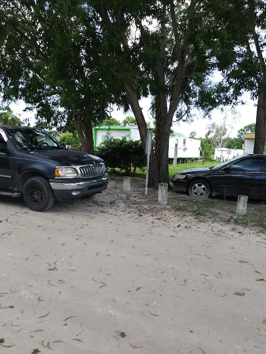Saldivar Mobile Home Park Picture 10