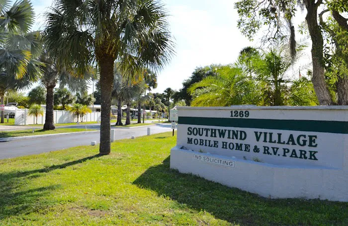 Southwind Village & Mobile Home Park Picture 10