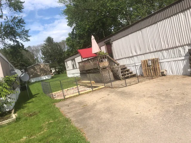 Whispering Pines Mobile Home Park Picture 9