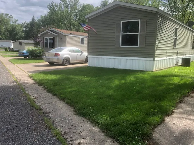 Whispering Pines Mobile Home Park Picture 2