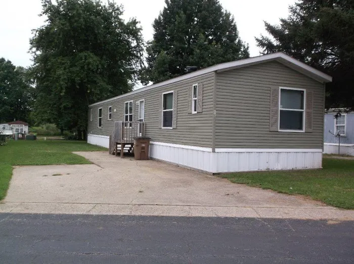 Whispering Pines Mobile Home Park Picture 3