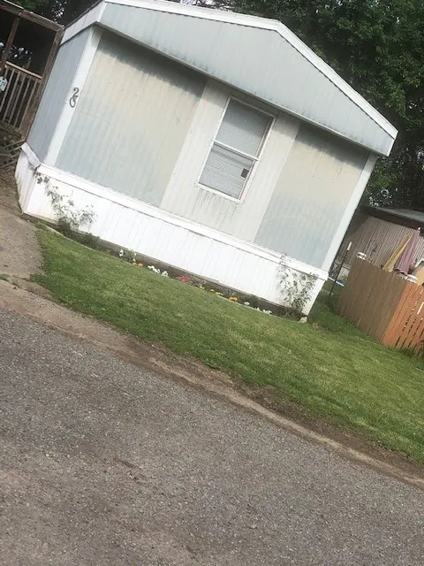 Whispering Pines Mobile Home Park Picture 5