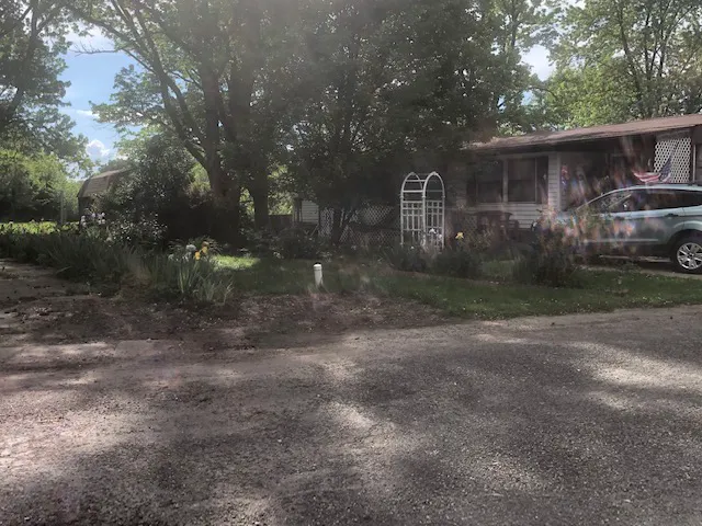 Whispering Pines Mobile Home Park Picture 6