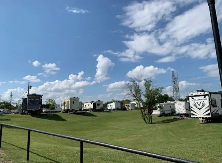 Plantation Place Dallas RV Park