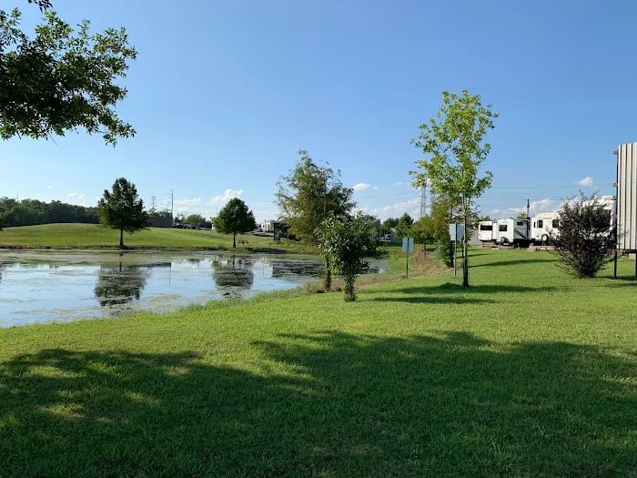 Plantation Place Dallas RV Park Picture 7