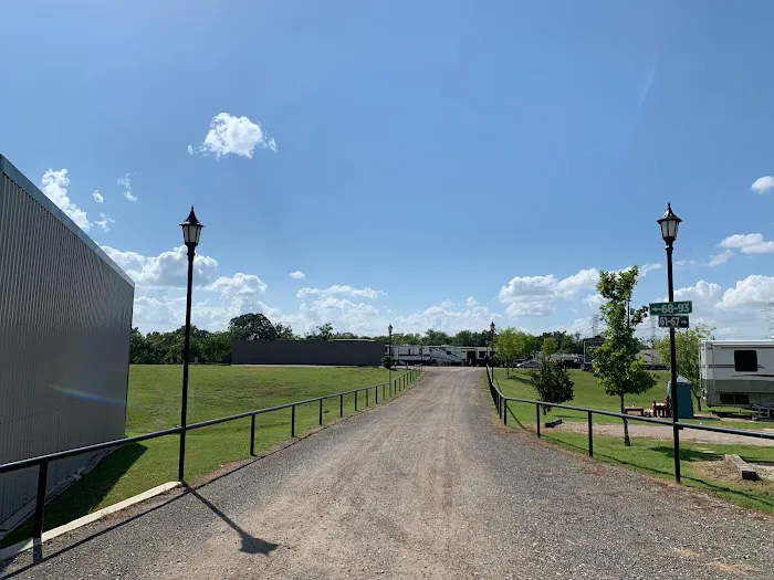 Plantation Place Dallas RV Park Picture 5