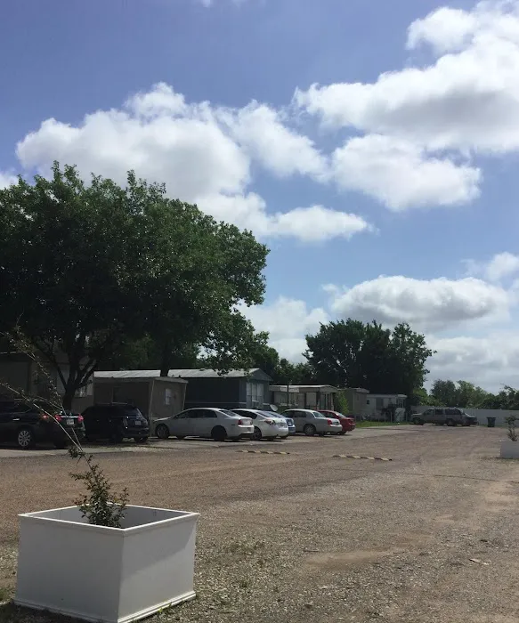 Happy Mobile Home Park Picture 9