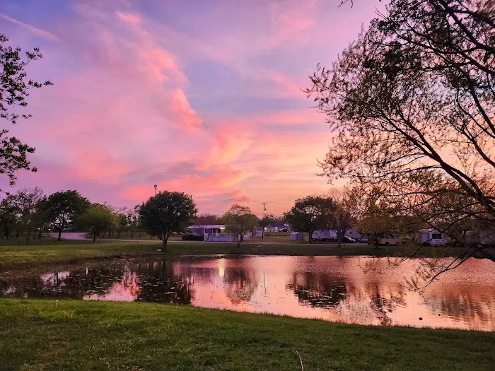 Lakeside RV Park Picture 6