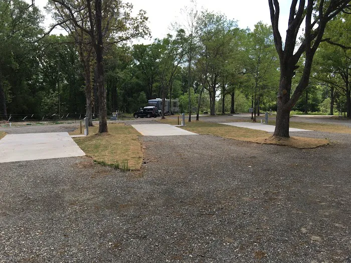 Rolling Oaks RV Park Picture 6