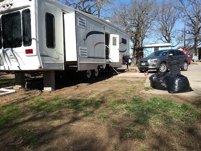 Texas Shade Mobile home Park Picture 3