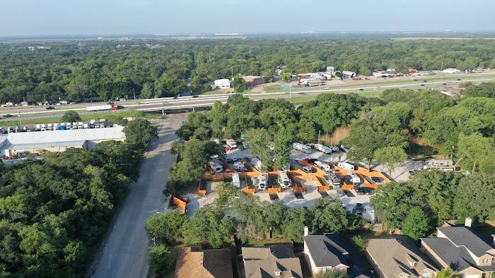 Dallas Shady Oaks RV Park & Tiny Home Community Picture 3
